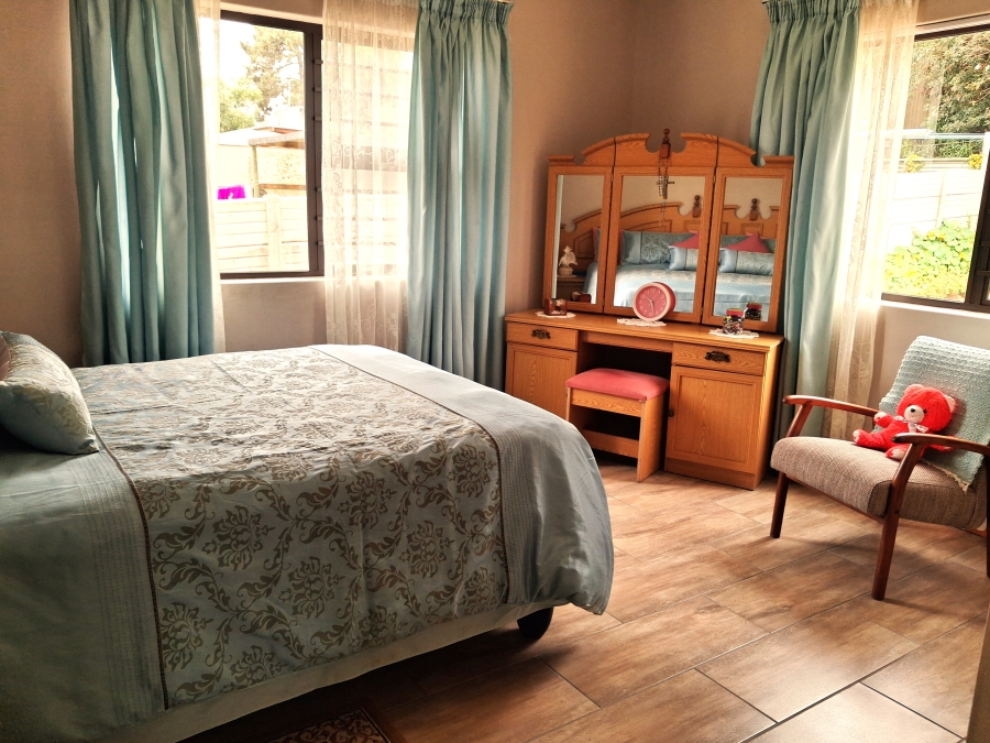 2 Bedroom Property for Sale in Bot River Avenues Western Cape